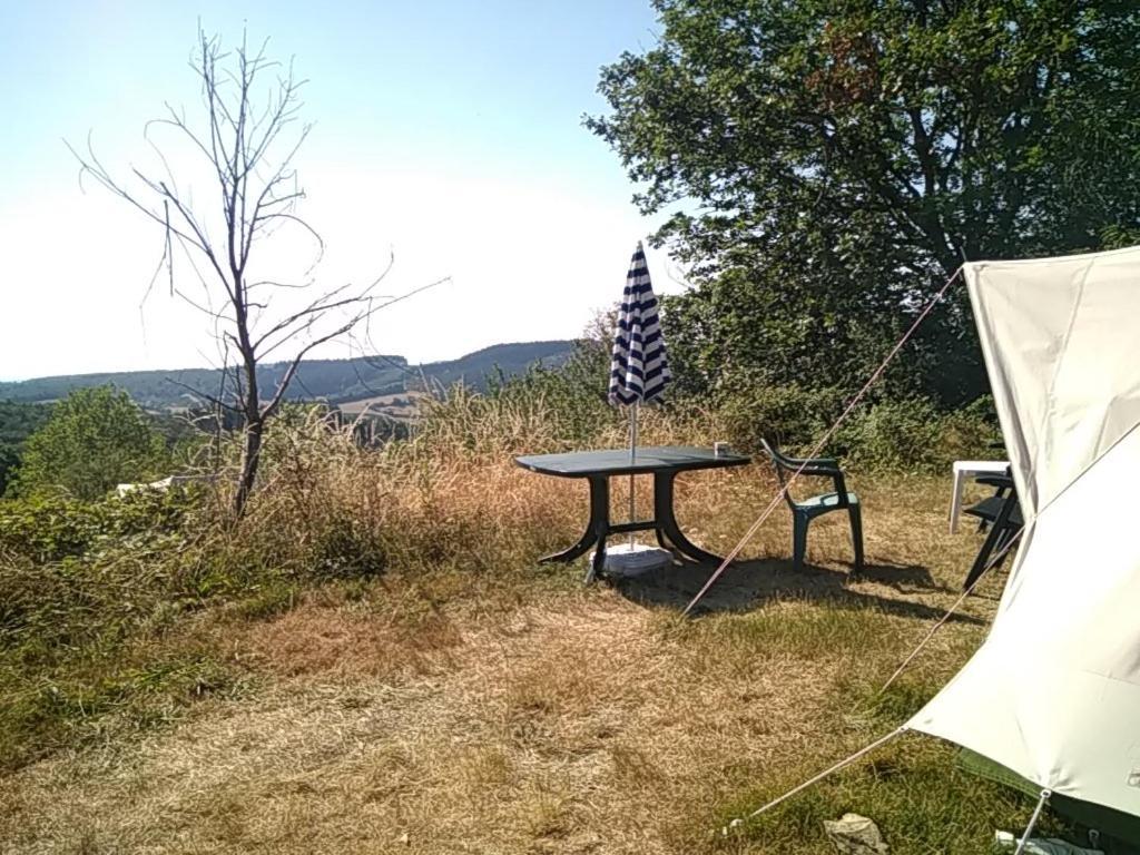 Camping La Foret Du Morvan Larochemillay Eksteriør billede